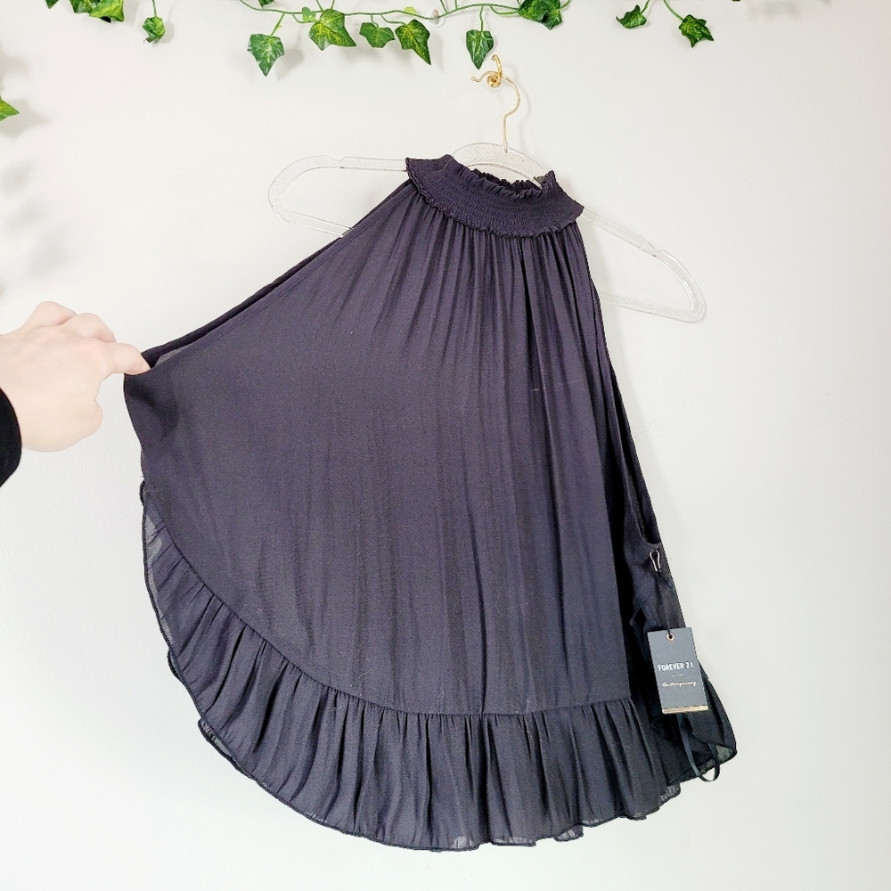 Forever 21 contemporary flowy top very open sides - Picture 2 of 8